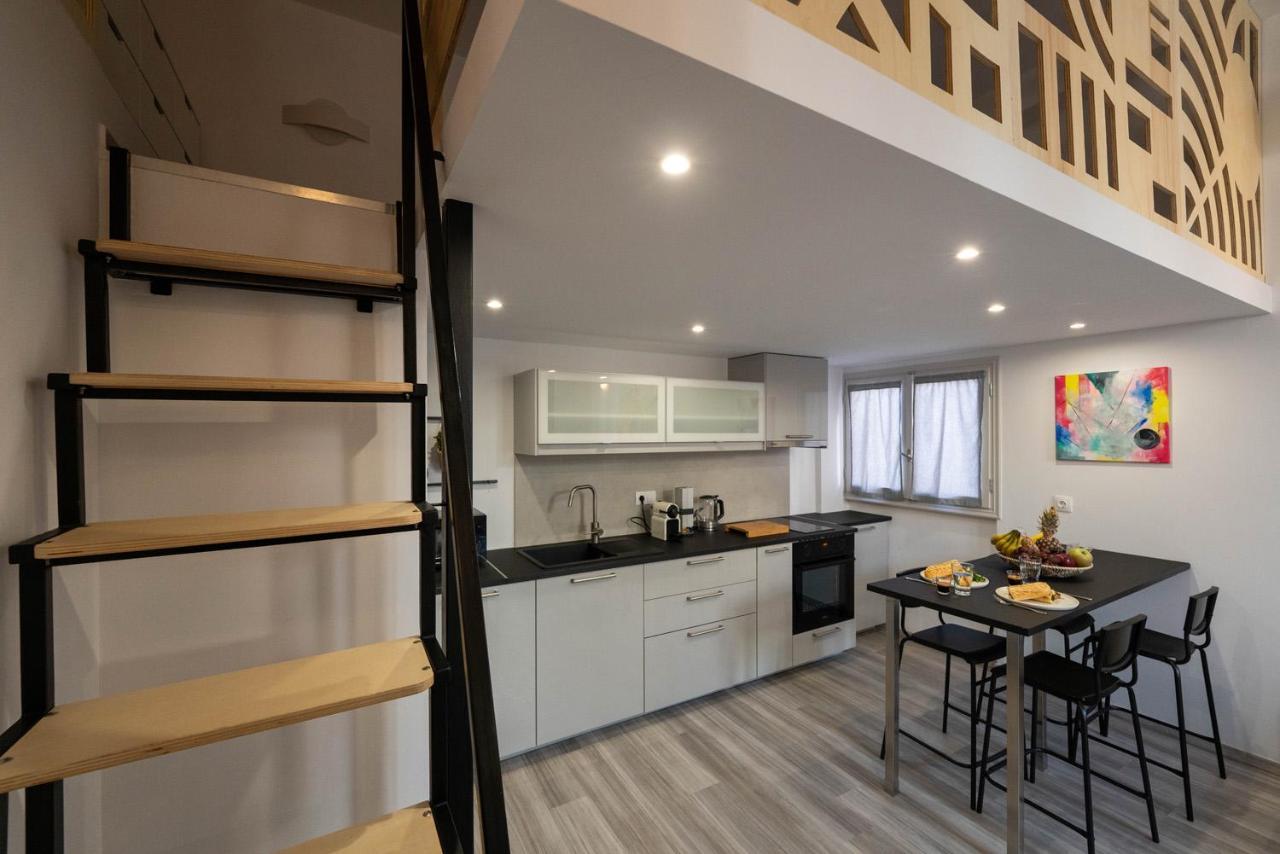 1 Apartment *
